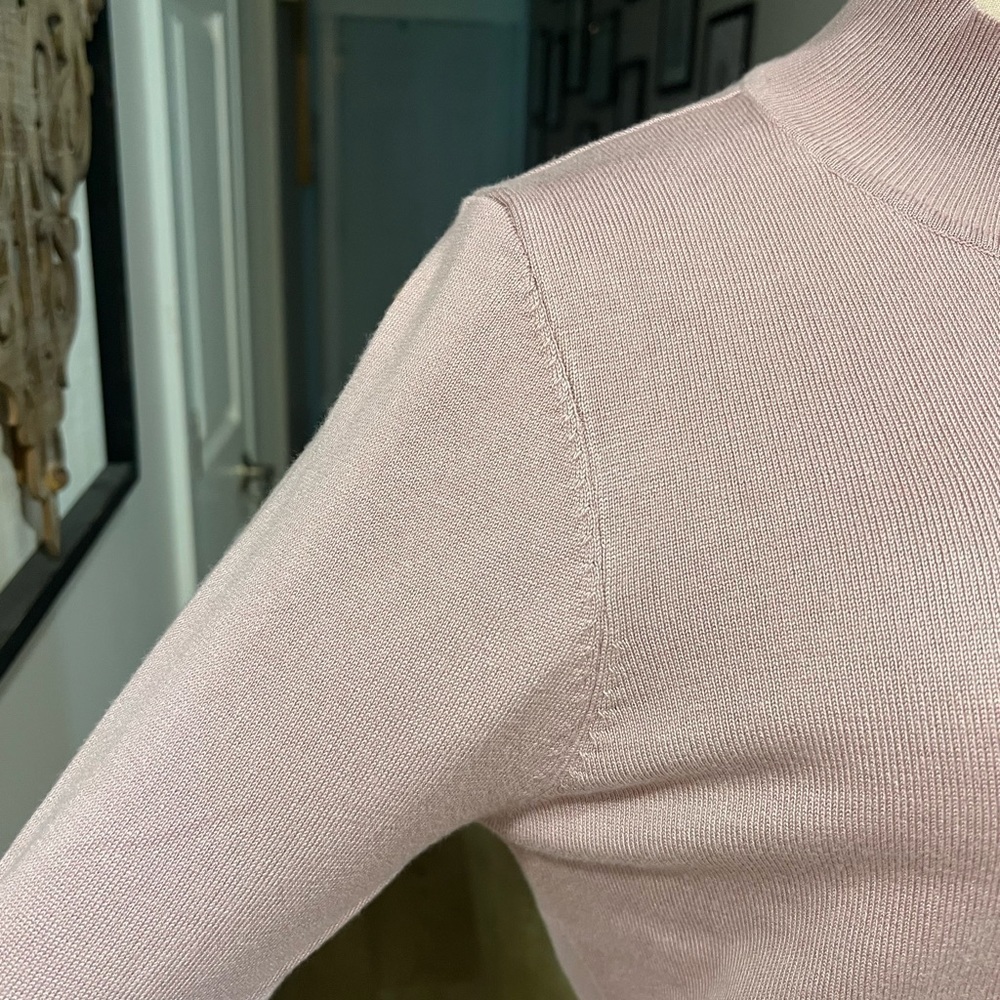 26 INTERNATIONAL lavender/pink long sleeve mock neck lightweight sweater - Picture 4 of 12
